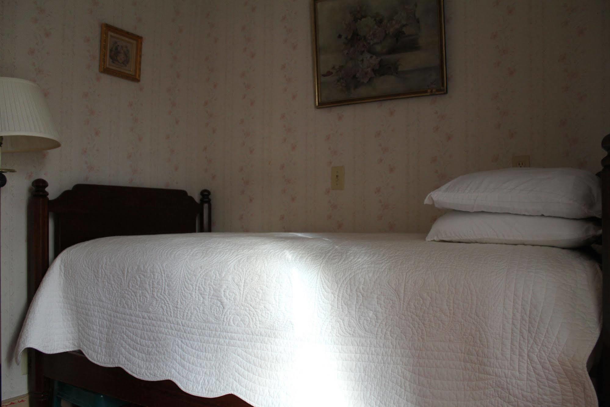 Granville The Buxton Inn מראה חיצוני תמונה